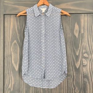 H&M Women Drapey Blouse. Size S.